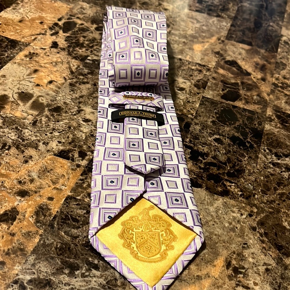 Donald J Trump Signature Collection Neckwear. 100% Silk.